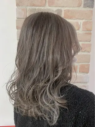 ロング カラー 古川 琴美のヘアスタイル