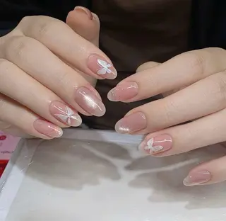 ネイル T. Leeのネイルデザイン