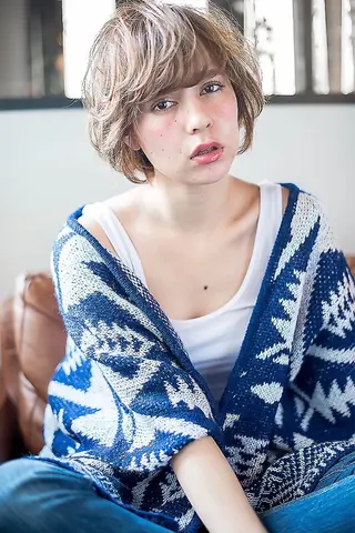 ミディアム 大野 まなかのヘアスタイル