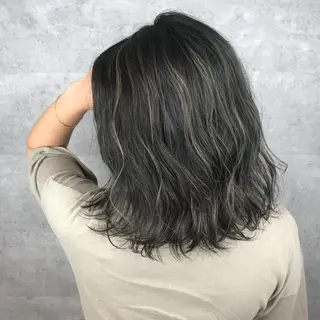 ミディアム カラー _WHITE 天王寺のヘアスタイル