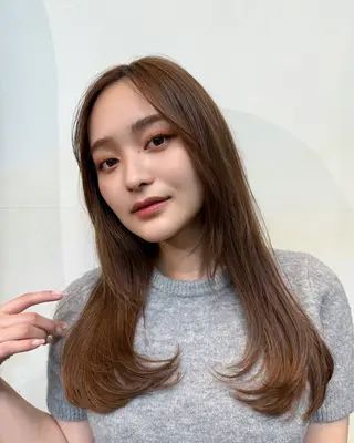 ロング 齊藤政太 顔周り カット 透明感カラーのヘアスタイル