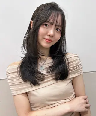 セミロング カラー fujimoto yuiのヘアスタイル