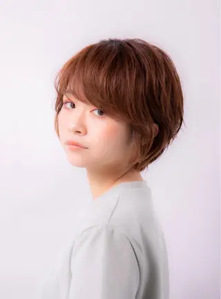 ショート カラー パーマ ヘアアレンジ 🩵美艶髪×透明感 カラー×質感再生💚のヘアスタイル