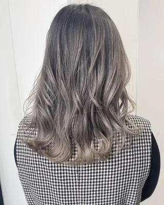 セミロング カラー パーマ 公式 Ease by amble luxeのヘアスタイル