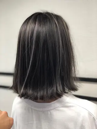 ミディアム カラー レイヤーカット 早崎太生のヘアスタイル