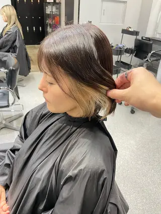 ショート ケアブリーチ/ エクステ/レイヤーのヘアスタイル