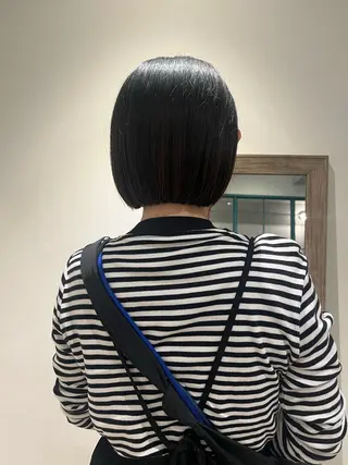 ショート カラー 切りっぱなしボブ 艶カラー🌷江梨🍎のヘアスタイル