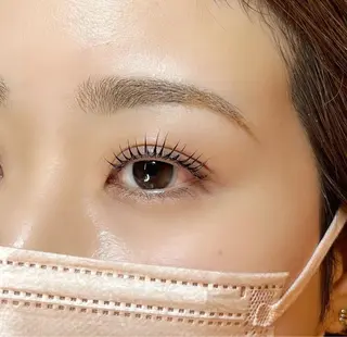 マツエク・マツパ eyelash salon éclat所属・izumi マツエク/パリ/束間のマツエク・マツパデザイン