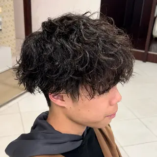パーマ メンズ サロンド エフ真壁店所属・縮毛矯正特化美容師 酸性ストレート細谷のヘアスタイル