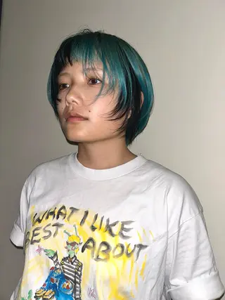 ショート カラー 7Bridge 滝内ひよりのヘアスタイル