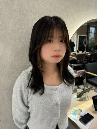 ミディアム 透け 艶感カラー齊木 勇人のヘアスタイル
