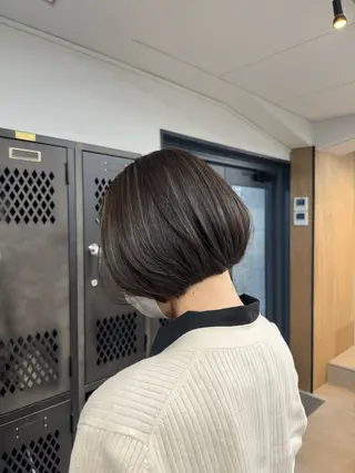 ショート INORI|艶カラ ー|フェイスレイヤーのヘアスタイル