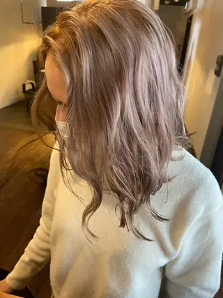 ミディアム aW HAIRカンノ カナエのヘアスタイル