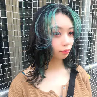 ミディアム カラー ホワイト&レイヤーカ ットエクステ長畠俊輔のヘアスタイル