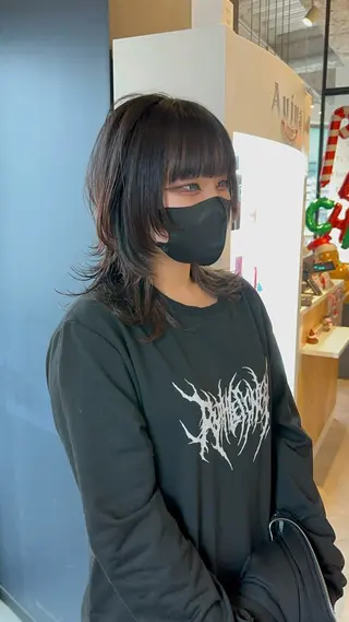 ミディアム 大阪ウルフカット ハッシュカットのヘアスタイル