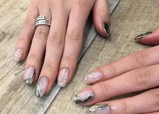 ネイル Nailsalon Charis.yuのネイルデザイン