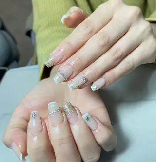 ネイル AngelChris ビューティーサロンのネイルデザイン