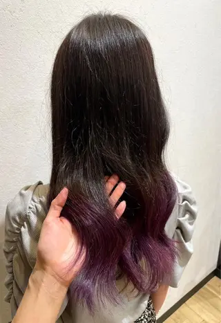 カラー 岡村 真子のヘアスタイル