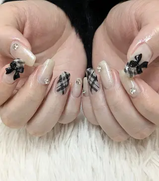 ネイル 會田 瑠衣のネイルデザイン