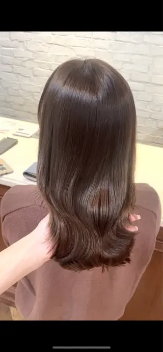 ミディアム カラー BEBE所属・ご新規様限定 透明感カラーKANAのヘアスタイル