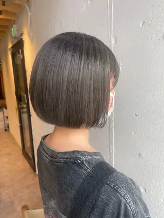 ショート hisano / ハイトーン・透明感のヘアスタイル