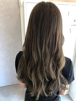 ロング desirbeaux 佐藤愛のヘアスタイル