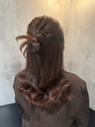 ヘアアレンジ 縮毛矯正/艶ブラウン カラー/ヘアメひふみのヘアスタイル