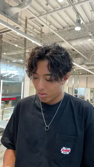 パーマ メンズ 小尾 優然のヘアスタイル