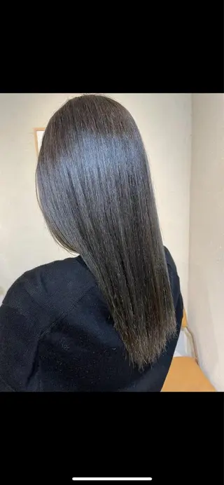 ロング カラー Rin:nel hair所属・Takanishi くすみベージュカラーのヘアスタイル