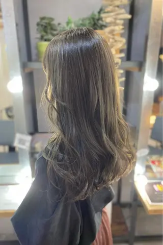 ロング カラー 菊地 紗矢のヘアスタイル