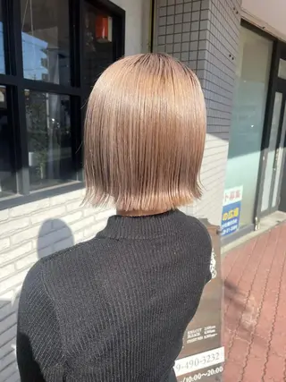 ショート カラー 小坂 真子のヘアスタイル