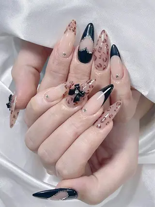 ネイル LEELA NAIL STUDIO所属・LEELA NAIL STUDIOのネイルデザイン
