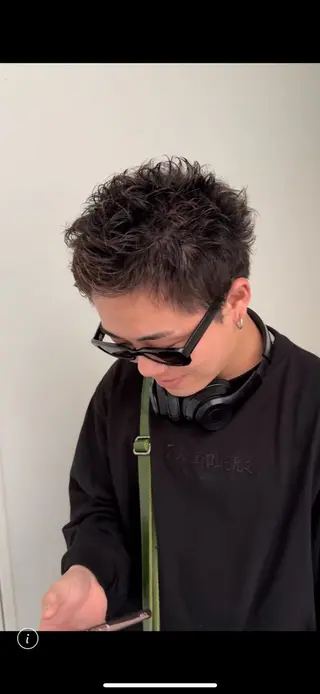 ショート タツキ／レイヤー／ パーマ／艶カラーのヘアスタイル