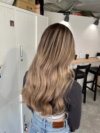 ロング LAFF Asukaのヘアスタイル