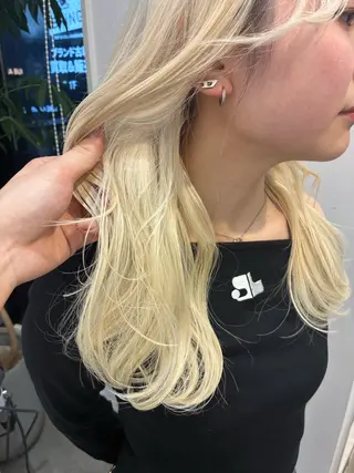 セミロング カラー FILMS 　渋谷所属・ハイトーン/ ブリーチ/畠山大のヘアスタイル