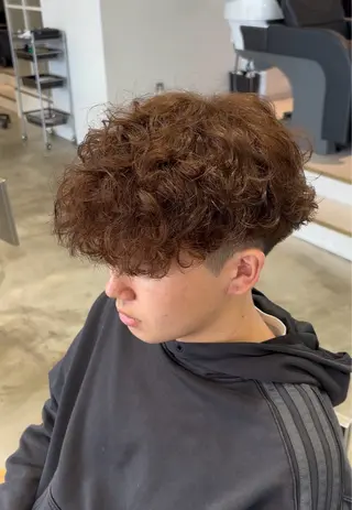ミディアム 徳田 恭助のヘアスタイル