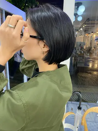 ショート カラー ボブ/ハイトーン REINAのヘアスタイル