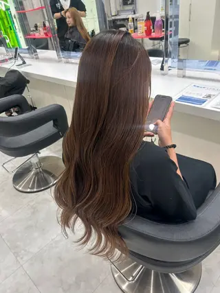 ロング カラー 海外風ブリーチなし 🫒Rion🫒🩶のヘアスタイル