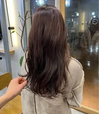 ロング カラー ブリーチなしカラー /ベージュカラーのヘアスタイル