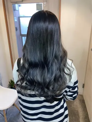 ロング カラー 西村 桃花のヘアスタイル