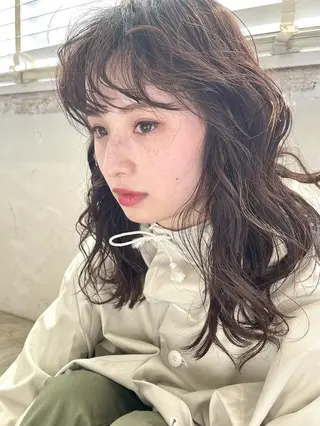 セミロング カラー iLi所属・iLi 《イリ》のヘアスタイル