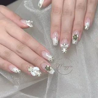 ネイル Maggie Nail🦩のネイルデザイン