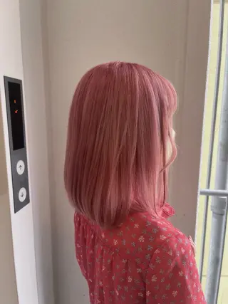 ミディアム ハイトーン/艶カラー 𝐧𝐨𝐚のヘアスタイル