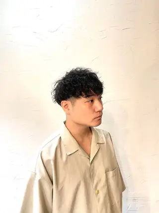 パーマ メンズ THIS IS BARBER 2nd所属・塚田 ゆうりのヘアスタイル