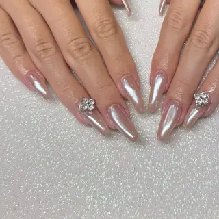 ネイル VIERU 🌈🎀💖のネイルデザイン