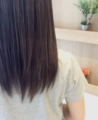 セミロング カラー スズキ シオリのヘアスタイル
