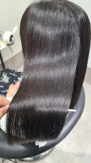 セミロング GO TODAYシェアサロン岡山店所属・🎗️髪質改善・美髪 艶髪🥇小西邦生のヘアスタイル