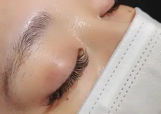 マツエク・マツパ ANNE梅田 GRACE店所属・ANNE chizuのマツエク・マツパデザイン