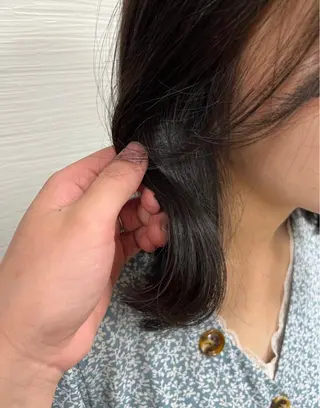 セミロング カラー 中村 由布紀のヘアスタイル