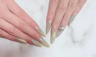 ロング ネイル ガールネイルサロン所属・ガール　ネイルサロン 垣内　英里のネイルデザイン